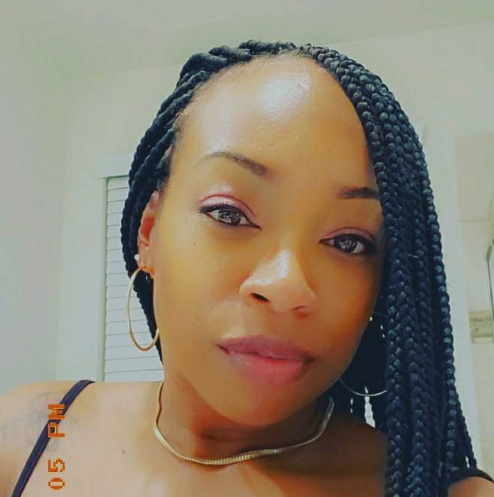Meet your Posher, Cassandra